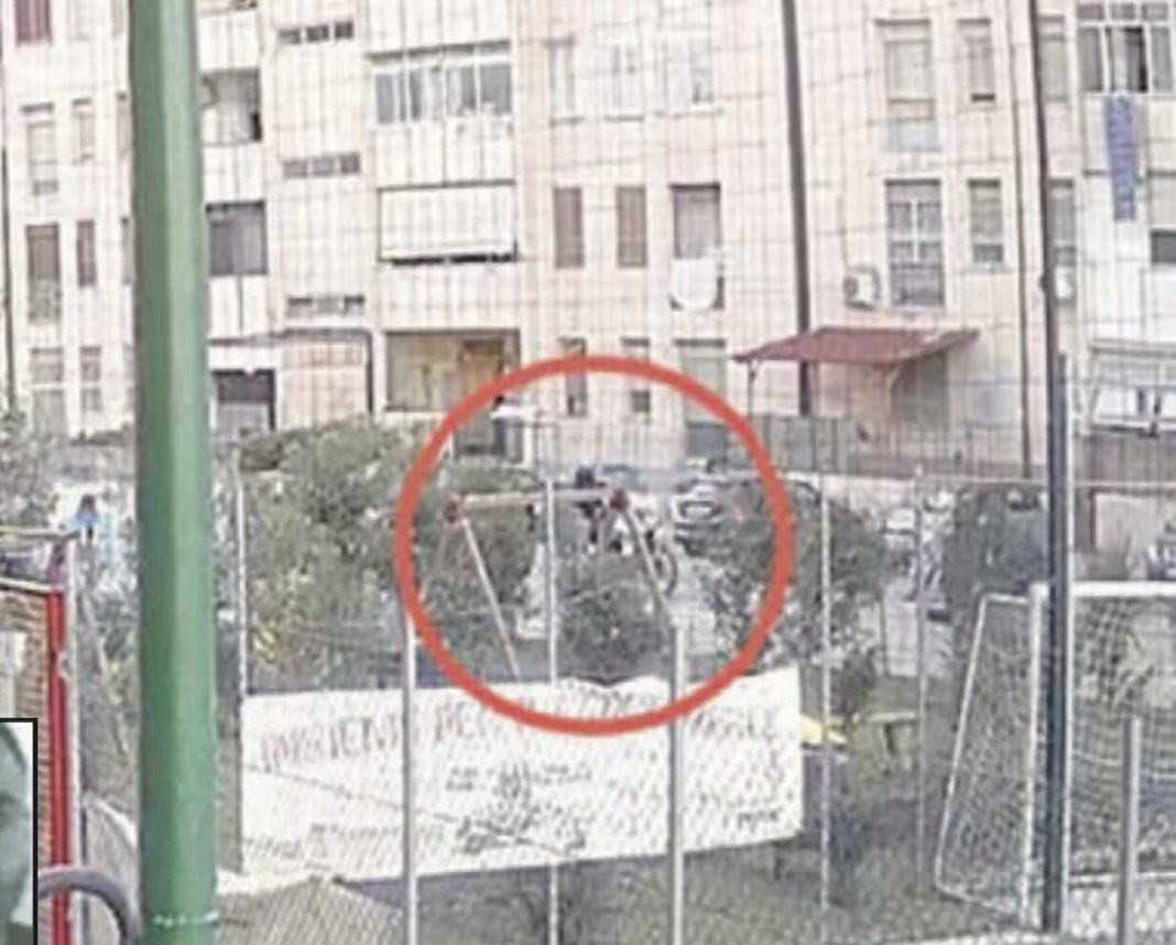 Una immagine della stesa al parco Verde